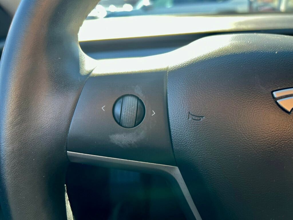 Used 2019 Tesla Model 3 Performance AWD/4WD image 17