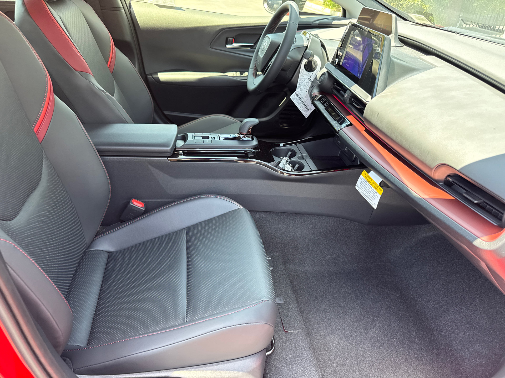 New 2026 Toyota Prius Plug-In Hybrid FWD image 17