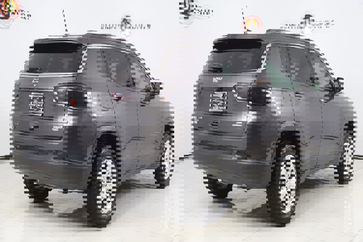 Used 2018 Jeep Compass Latitude w/ Popular Equipment Group image 3