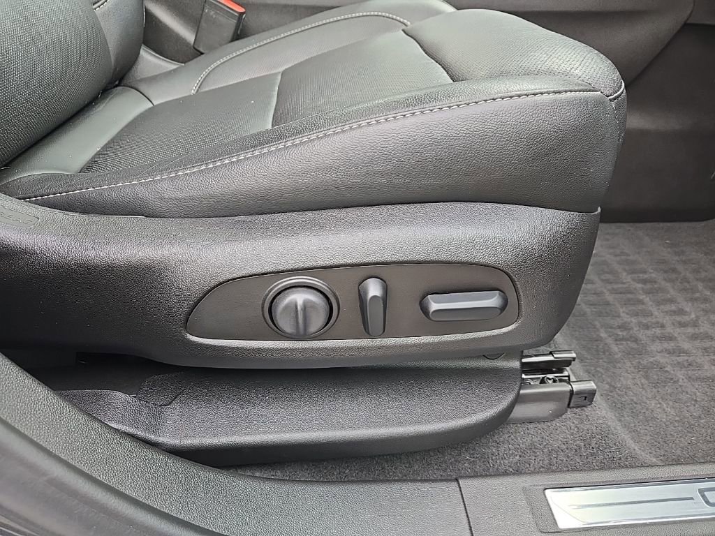 Used 2019 GMC Acadia SLT w/ LPO, Floor Liner Package FWD image 30
