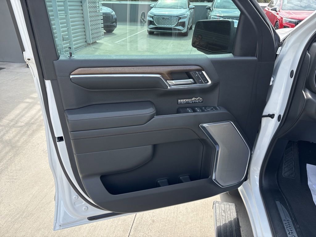 Used 2024 Chevrolet Silverado 1500 High Country w/ Technology Package image 10