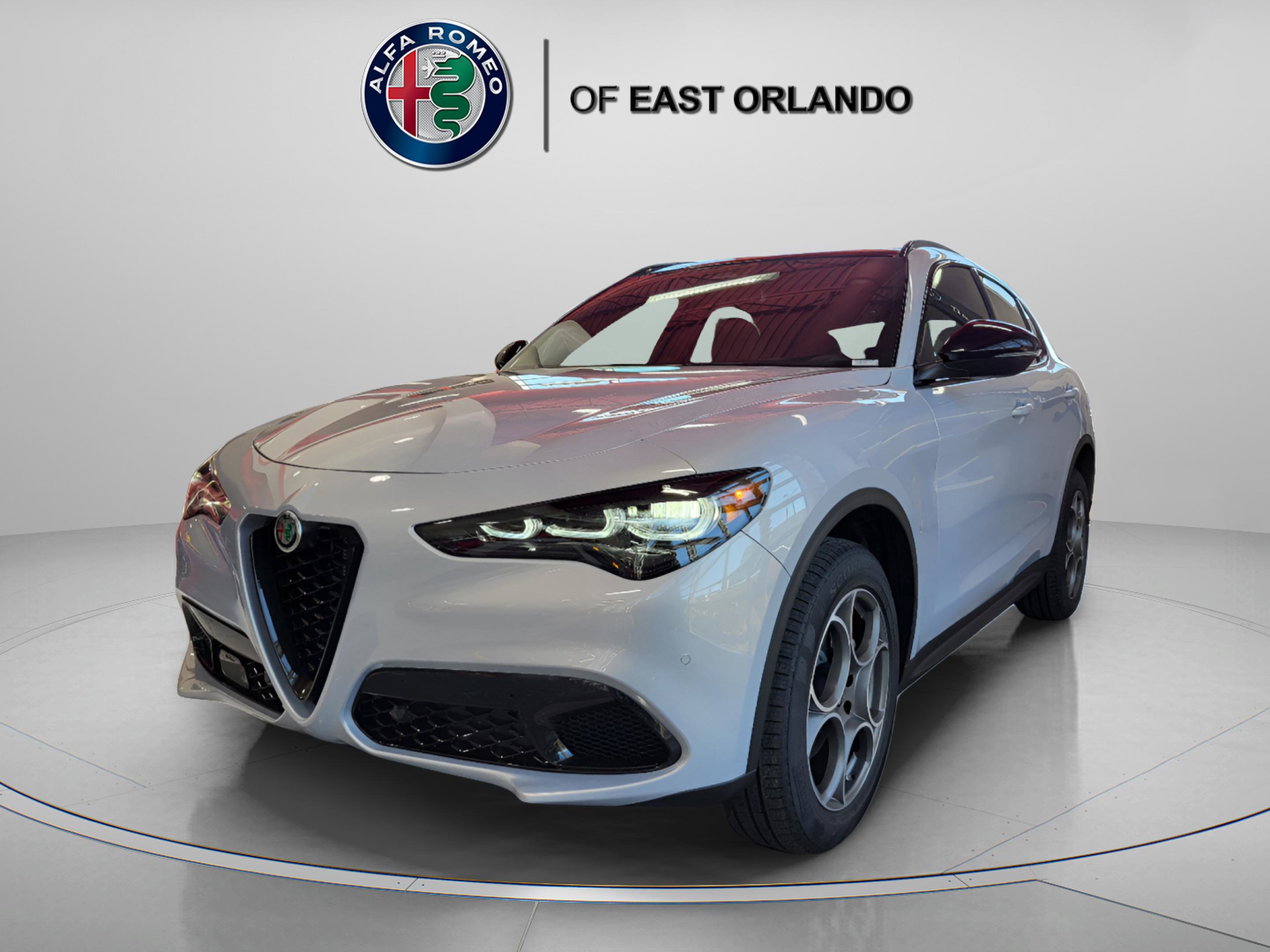 New 2025 Alfa Romeo Stelvio Sprint image 4