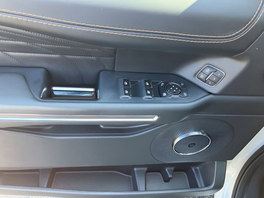 Used 2023 Ford Expedition Platinum image 47