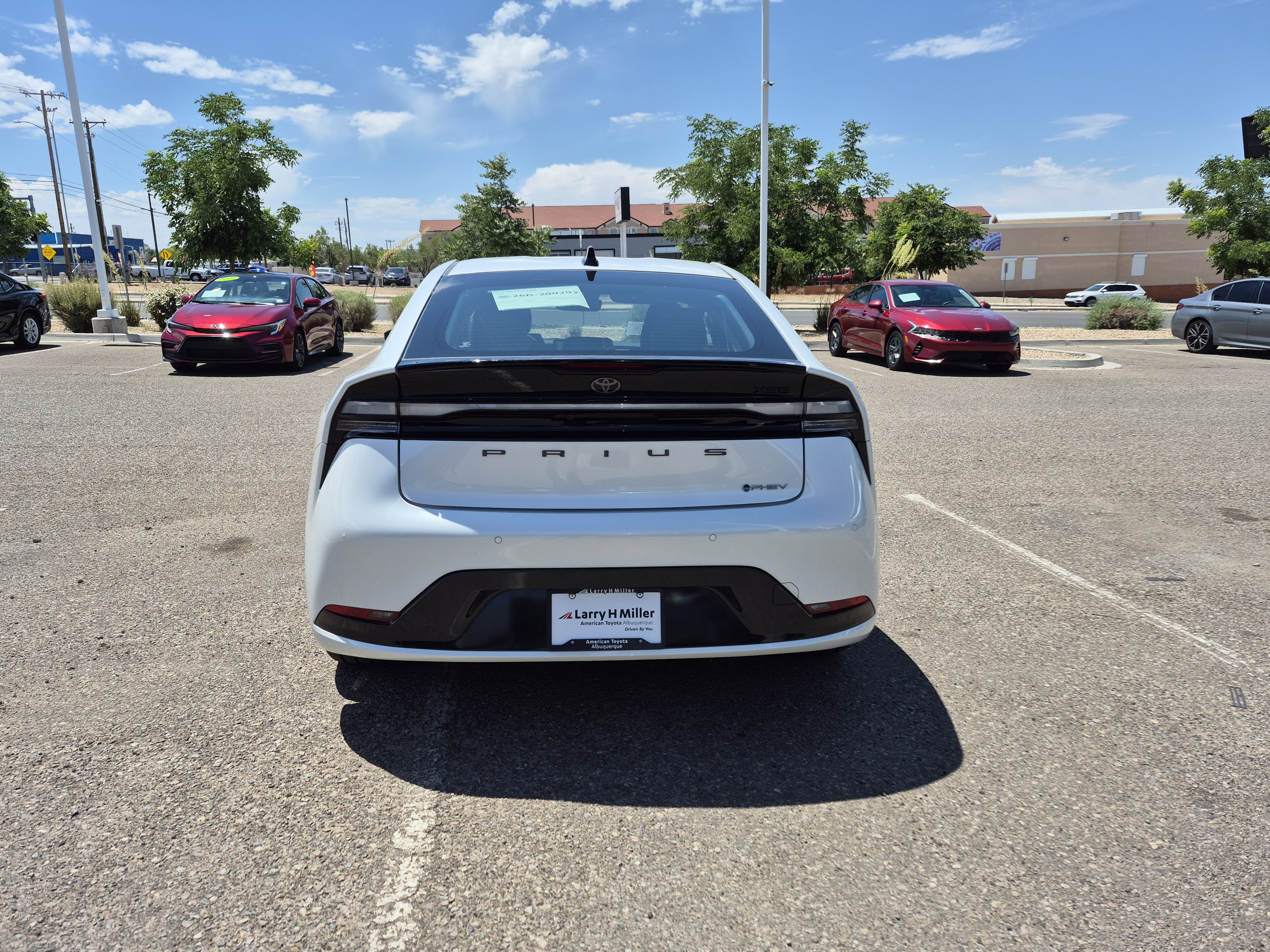 Used 2026 Toyota Prius Plug-In Hybrid FWD image 4