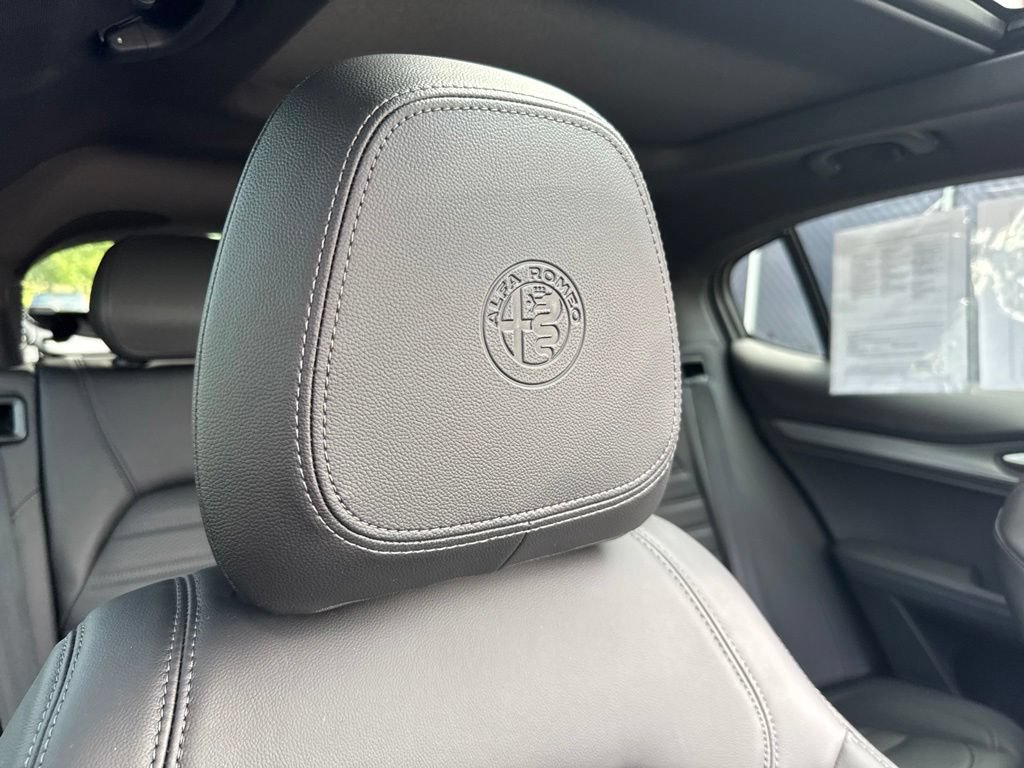 Used 2023 Alfa Romeo Stelvio Veloce AWD/4WD image 71