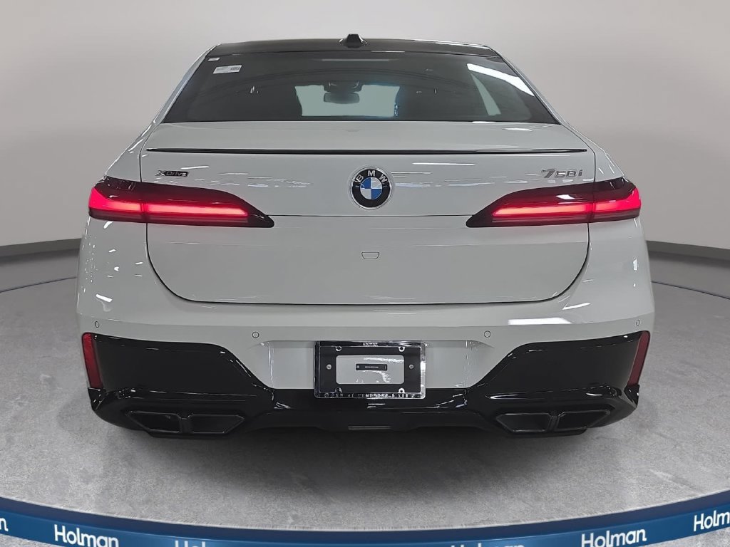 New 2026 BMW 760i xDrive w/ Luxury Rear Seating Package AWD/4WD image 5