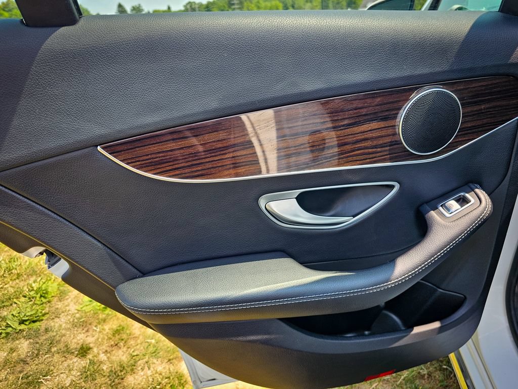 Used 2017 Mercedes-Benz C 300 4MATIC Sedan image 31