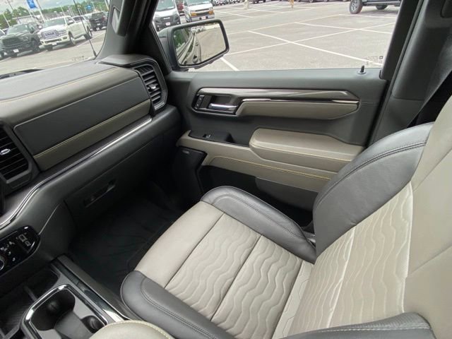 Used 2023 Chevrolet Silverado 1500 ZR2 w/ Technology Package AWD/4WD image 28