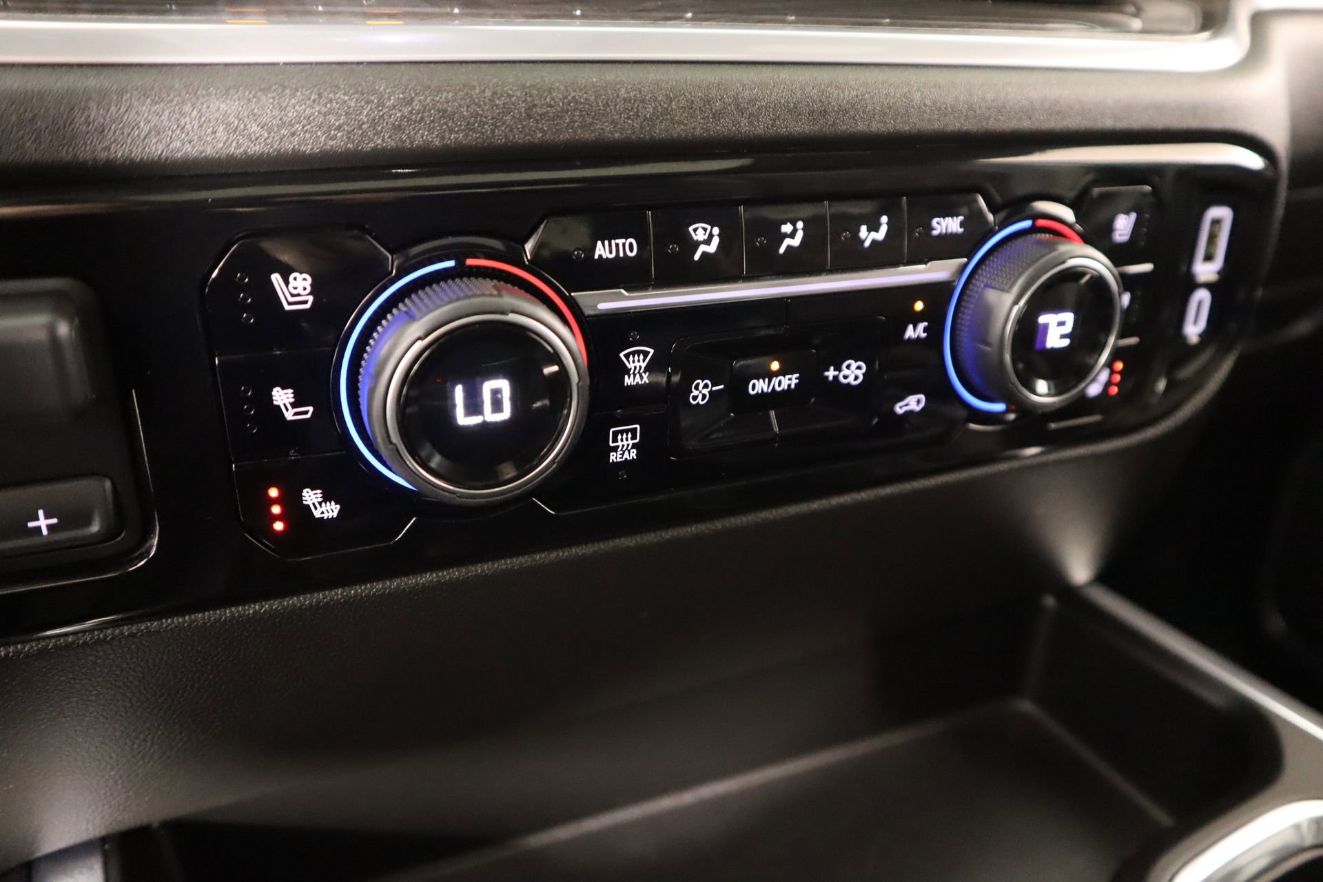 Used 2025 Chevrolet Silverado 1500 LTZ image 8