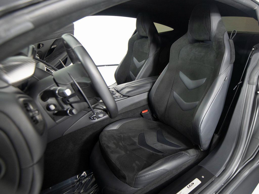 Used 2022 Aston Martin DBS Superleggera RWD image 31
