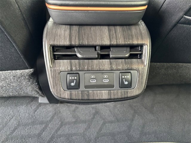 Used 2025 Nissan Ariya FWD image 32