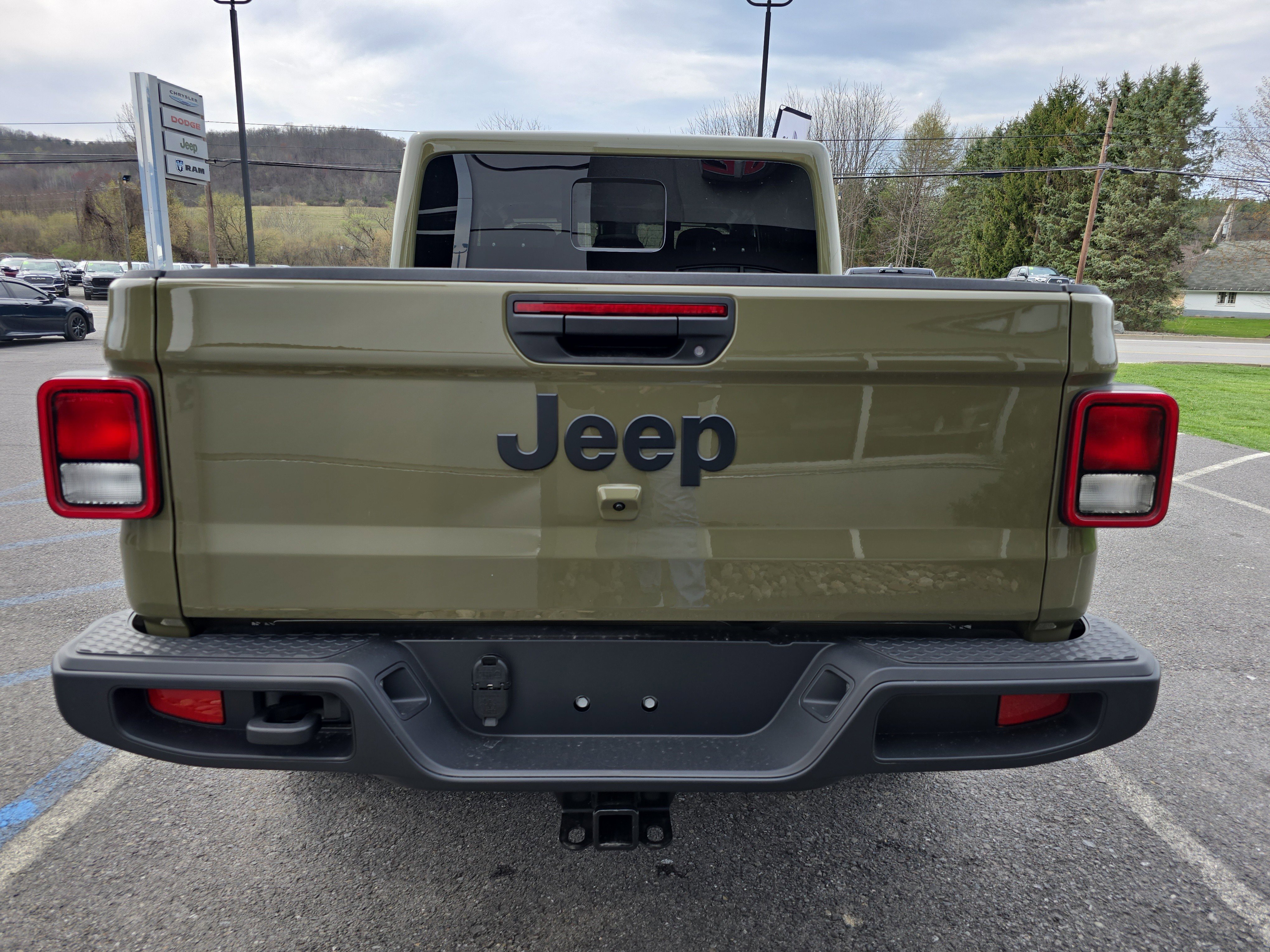 New 2025 Jeep Gladiator Sport w/ Premium Package image 4