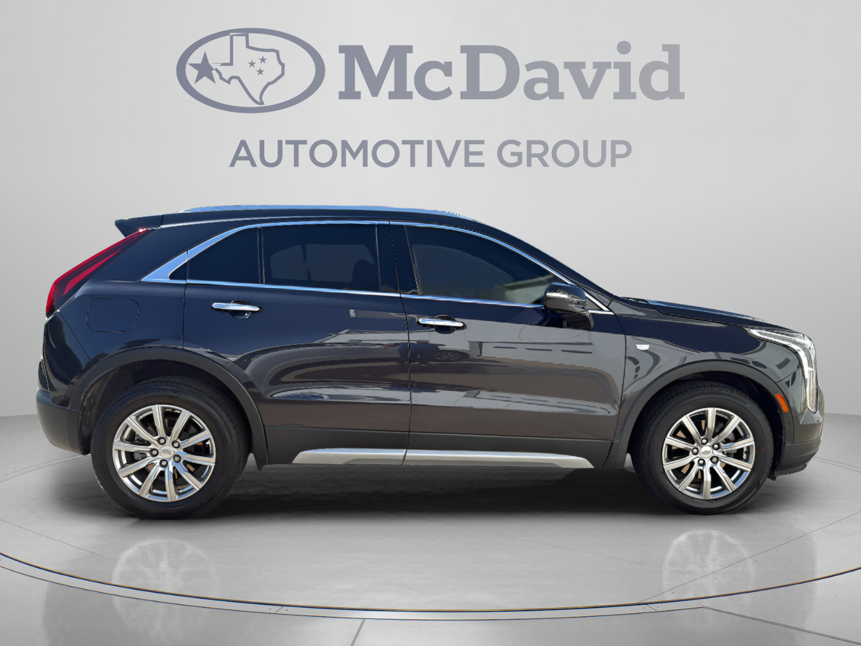 Used 2022 Cadillac XT4 Premium Luxury w/ Enhanced Visibility Package FWD image 7