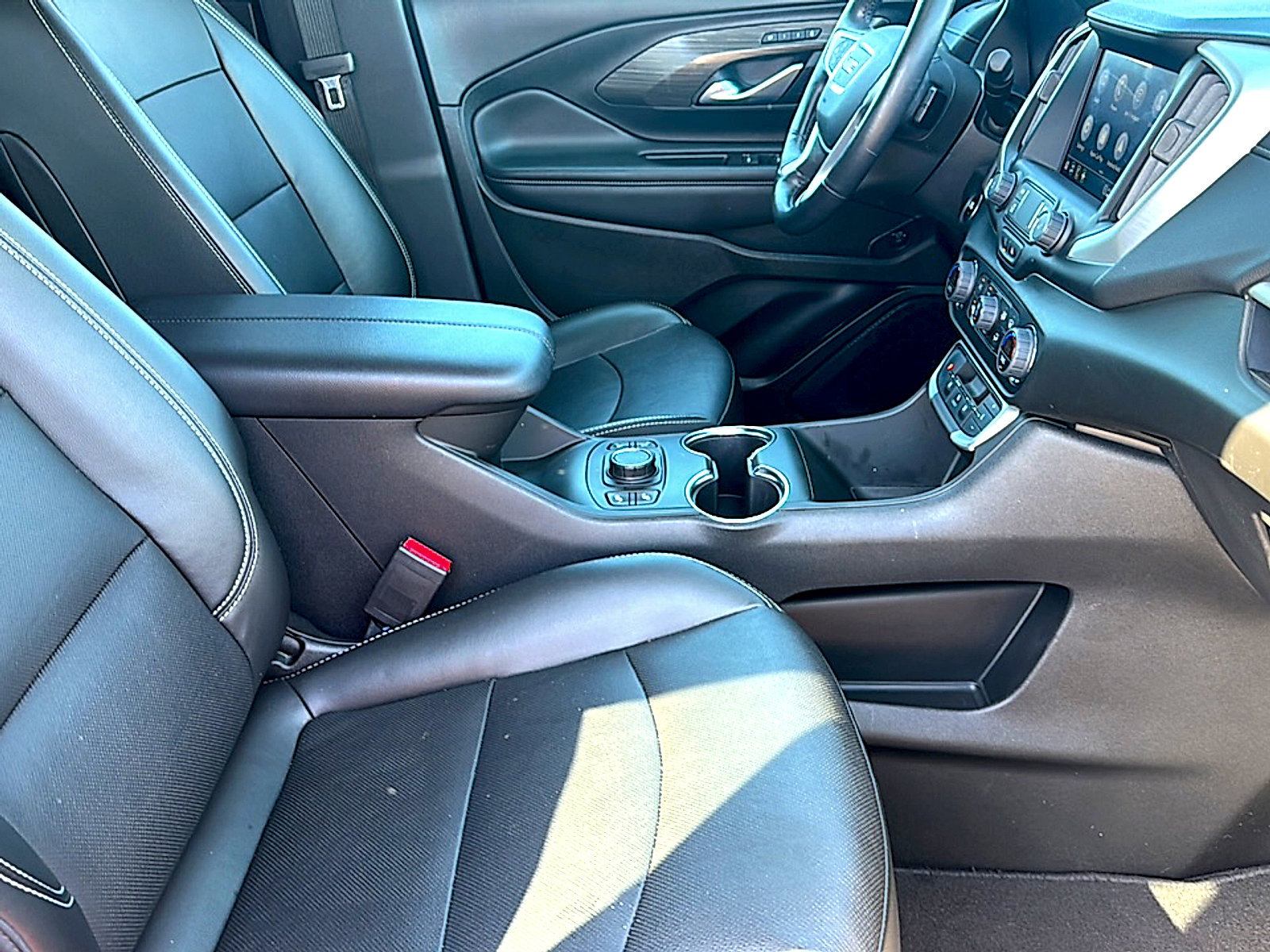 Used 2022 GMC Terrain SLT image 23