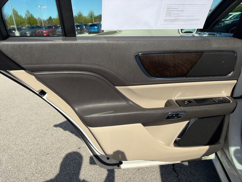 Used 2017 Lincoln Continental Premiere FWD image 26