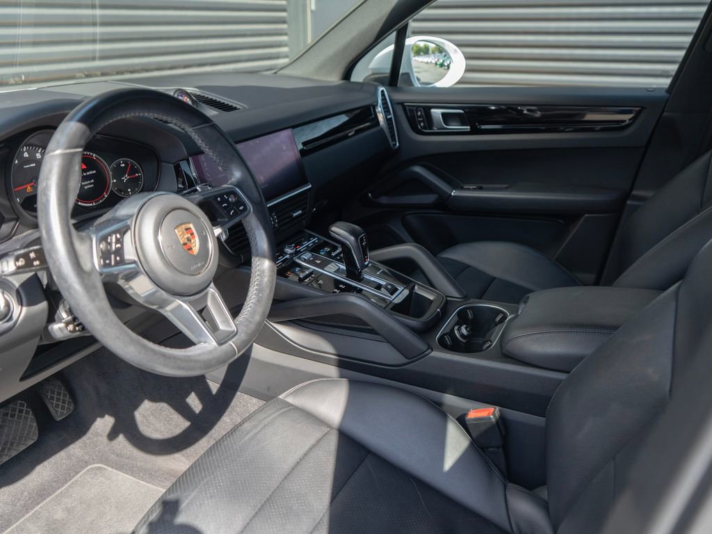 Used 2020 Porsche Cayenne AWD/4WD image 5