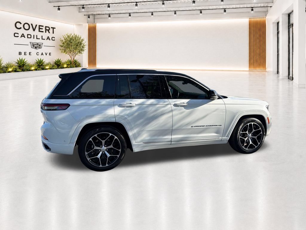 Used 2023 Jeep Grand Cherokee Summit AWD/4WD image 12