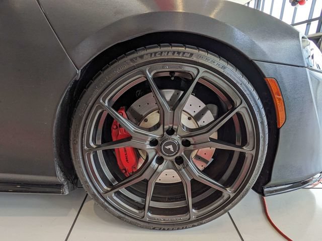 Used 2020 McLaren GT RWD image 18