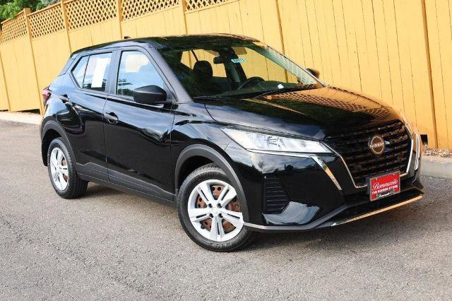 Used 2022 Nissan Kicks S FWD image 2