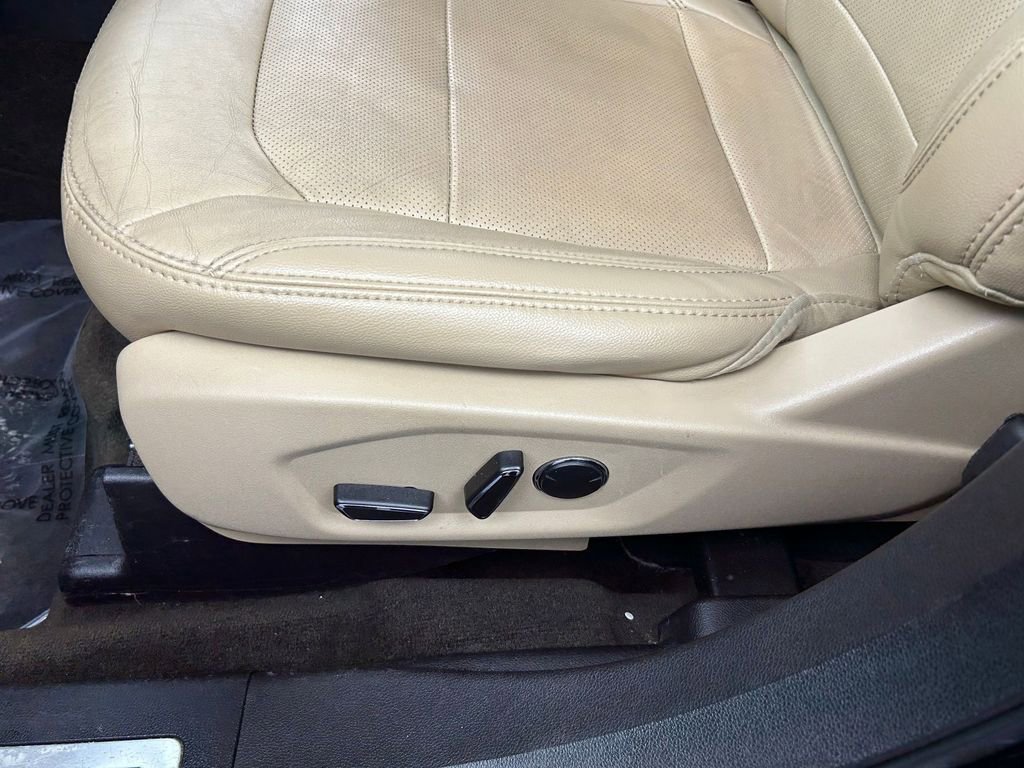 Used 2017 Ford Explorer Limited image 18