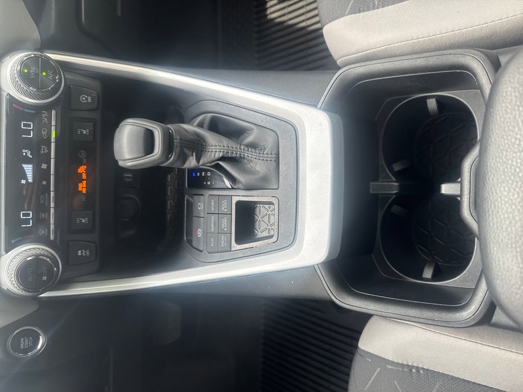 Used 2025 Toyota RAV4 XLE w/ Convenience Package image 28