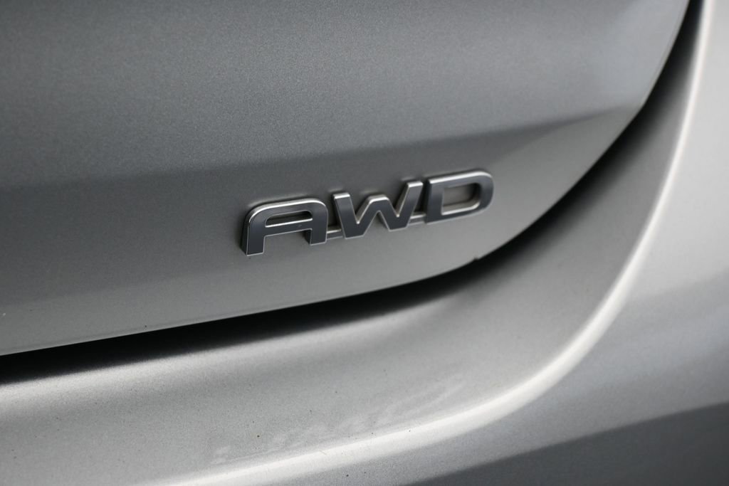 Used 2022 Toyota Highlander L AWD/4WD image 32