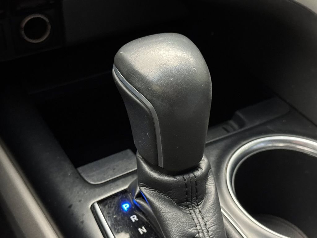 Used 2018 Toyota Camry XLE image 19