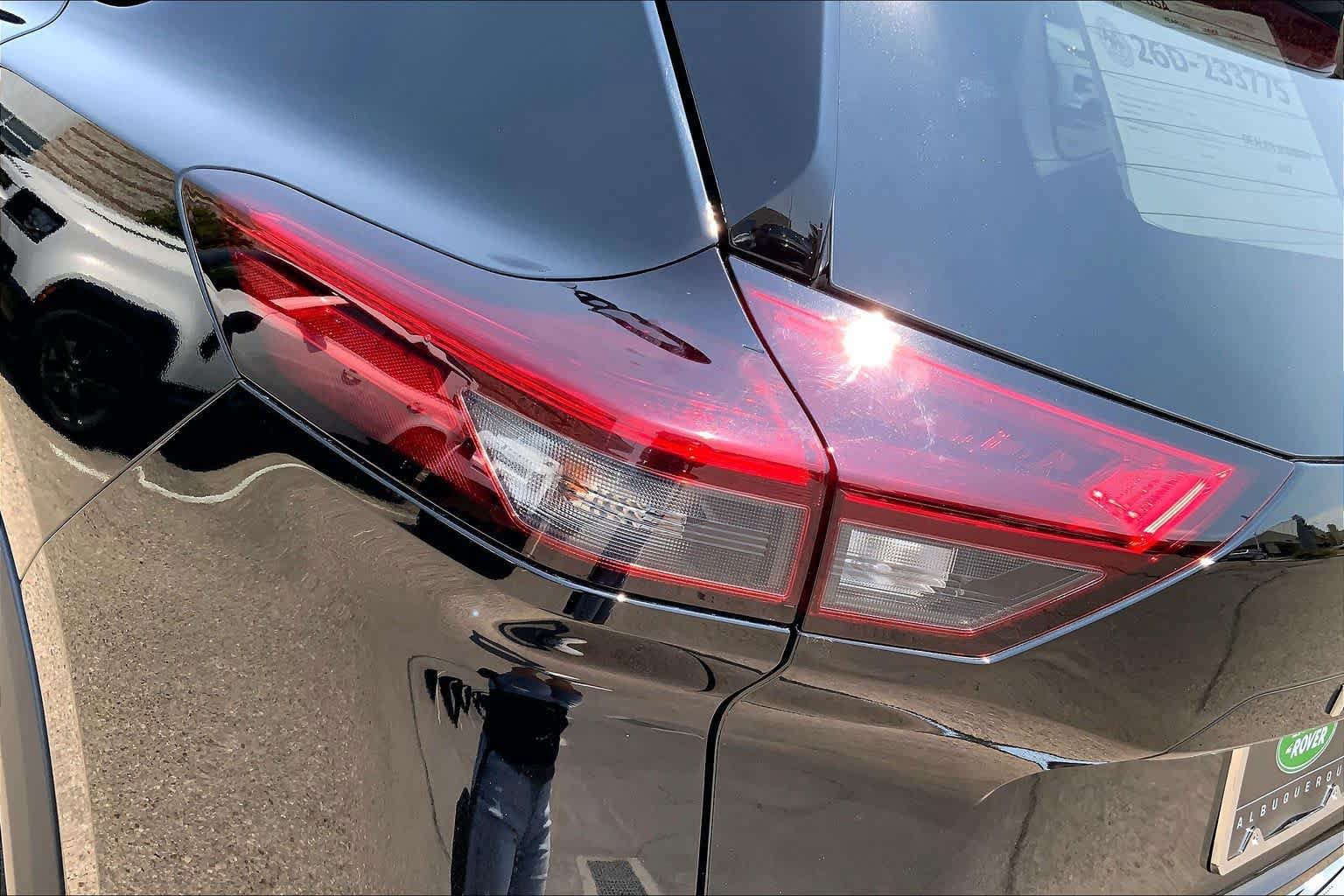 Used 2021 Nissan Rogue SV AWD/4WD image 28