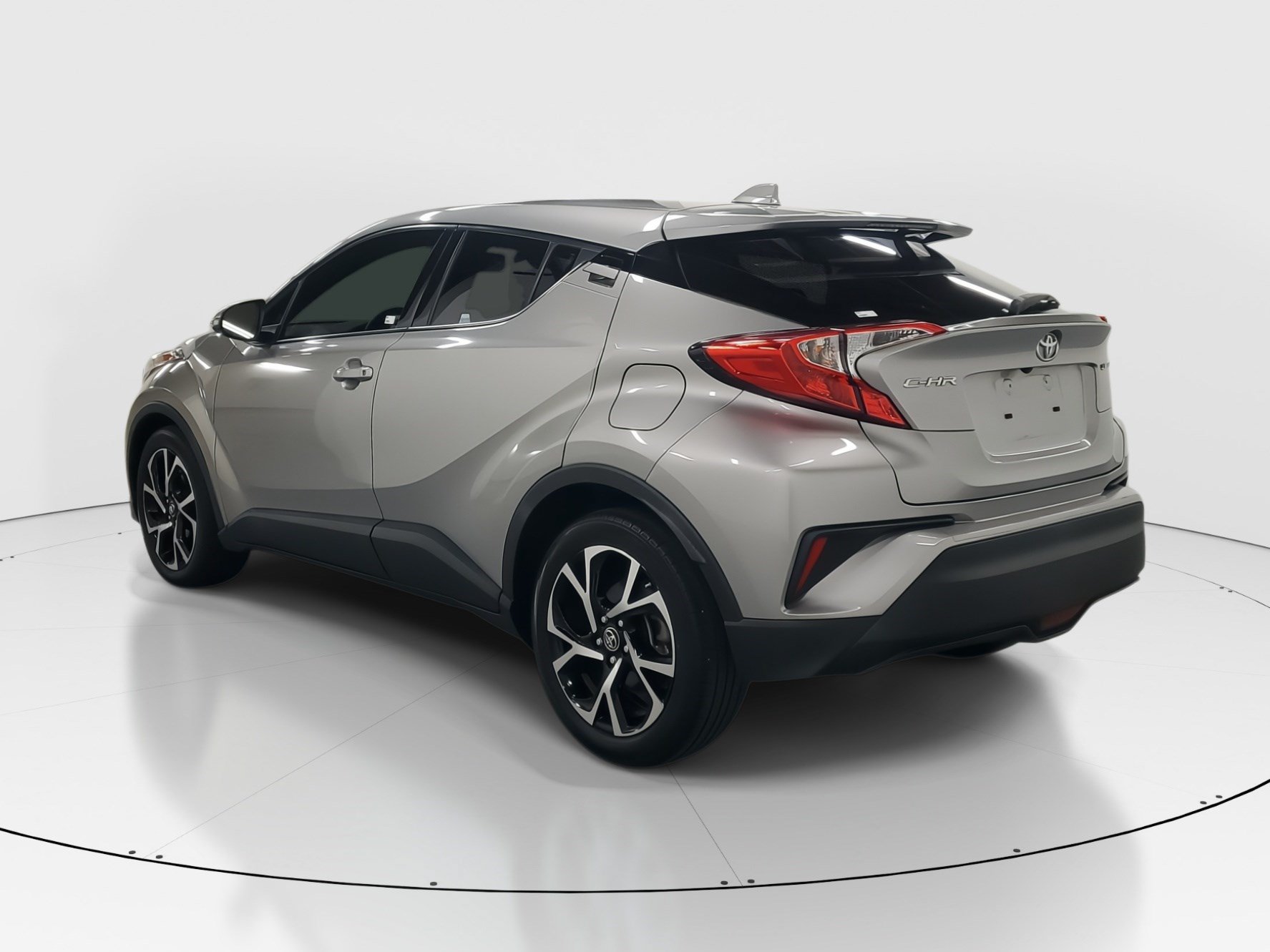 Used 2019 Toyota C-HR Limited FWD image 6