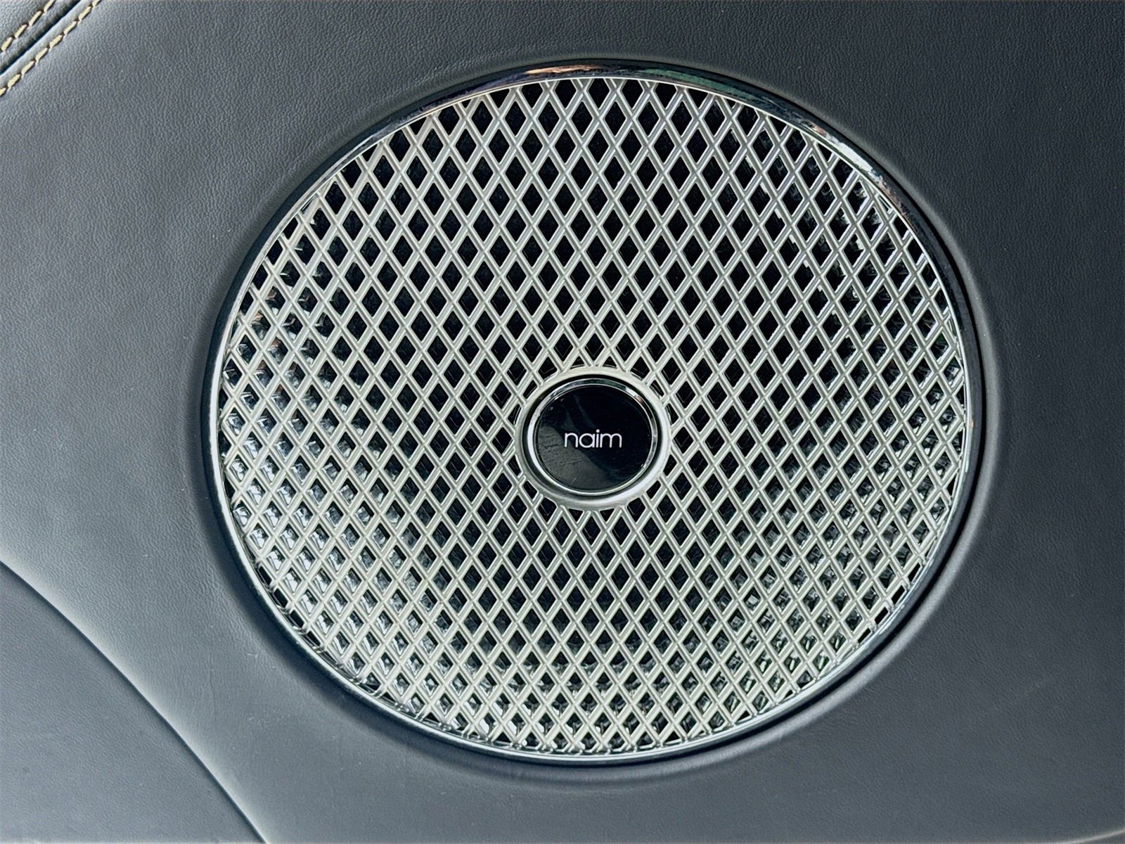 Certified 2024 Bentley Bentayga Extended Wheelbase image 18