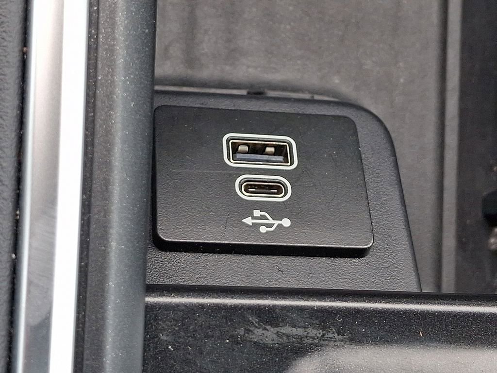 Used 2025 Ford Expedition Max Platinum w/ Stealth Appearance Package AWD/4WD image 24