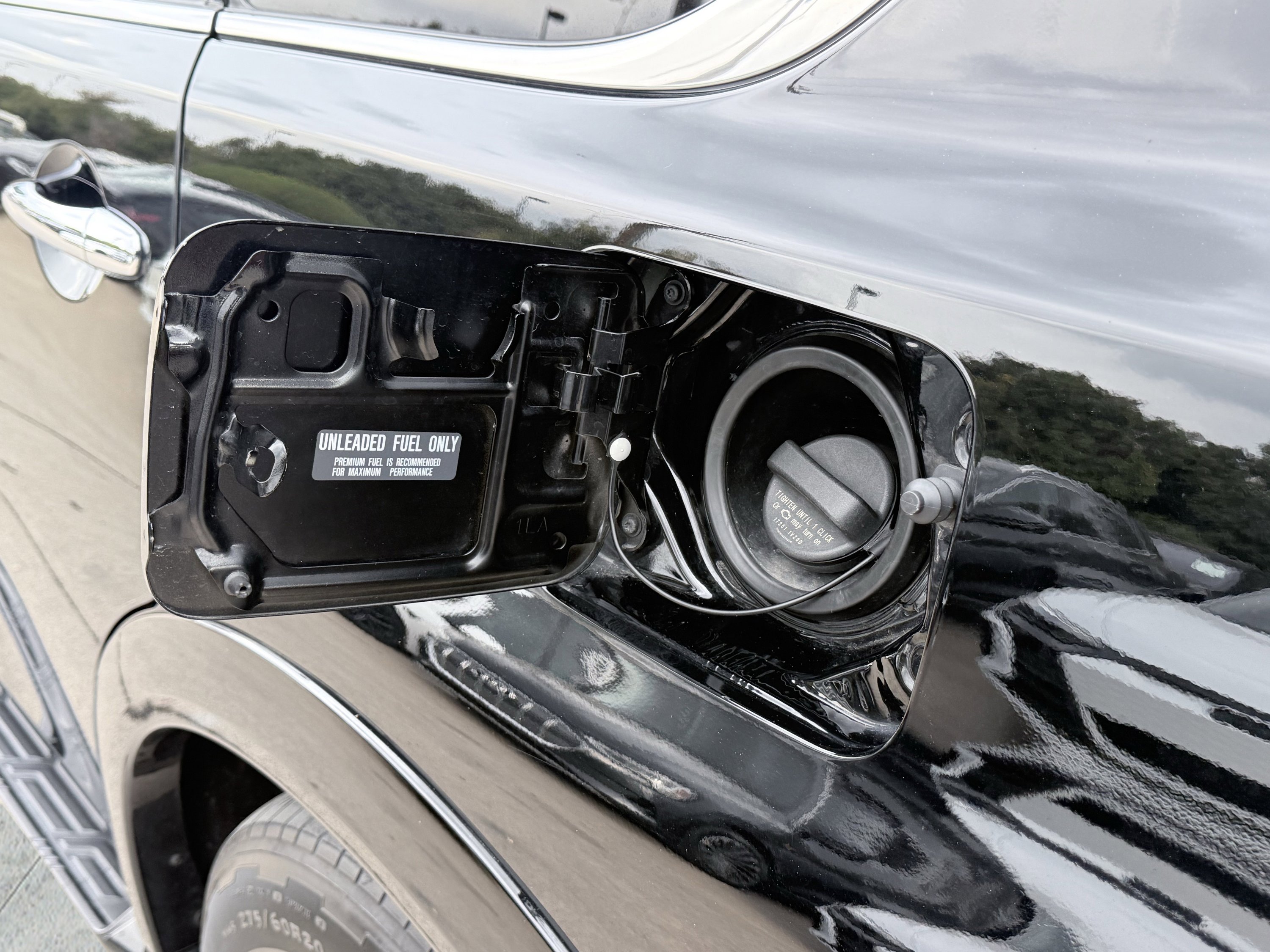 Used 2021 Nissan Armada SV w/ SV Appearance Package image 11