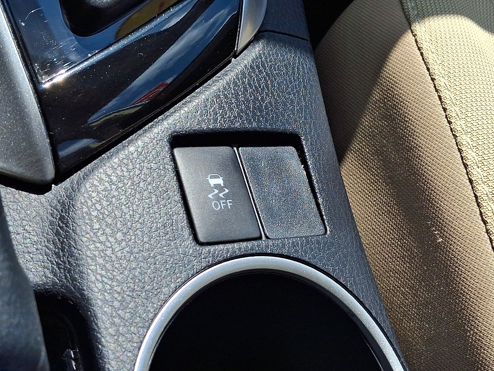 Used 2017 Toyota Corolla LE w/ Carpet Mat Package (TMS) FWD image 23