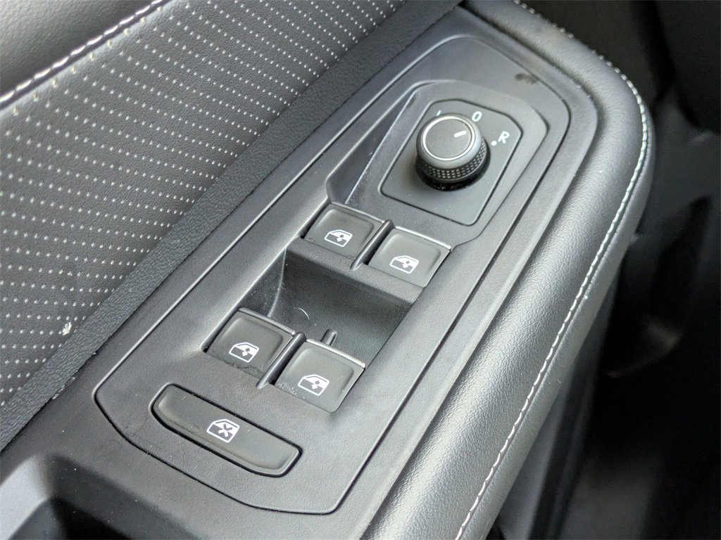 Used 2024 Volkswagen Atlas Cross Sport SE image 23