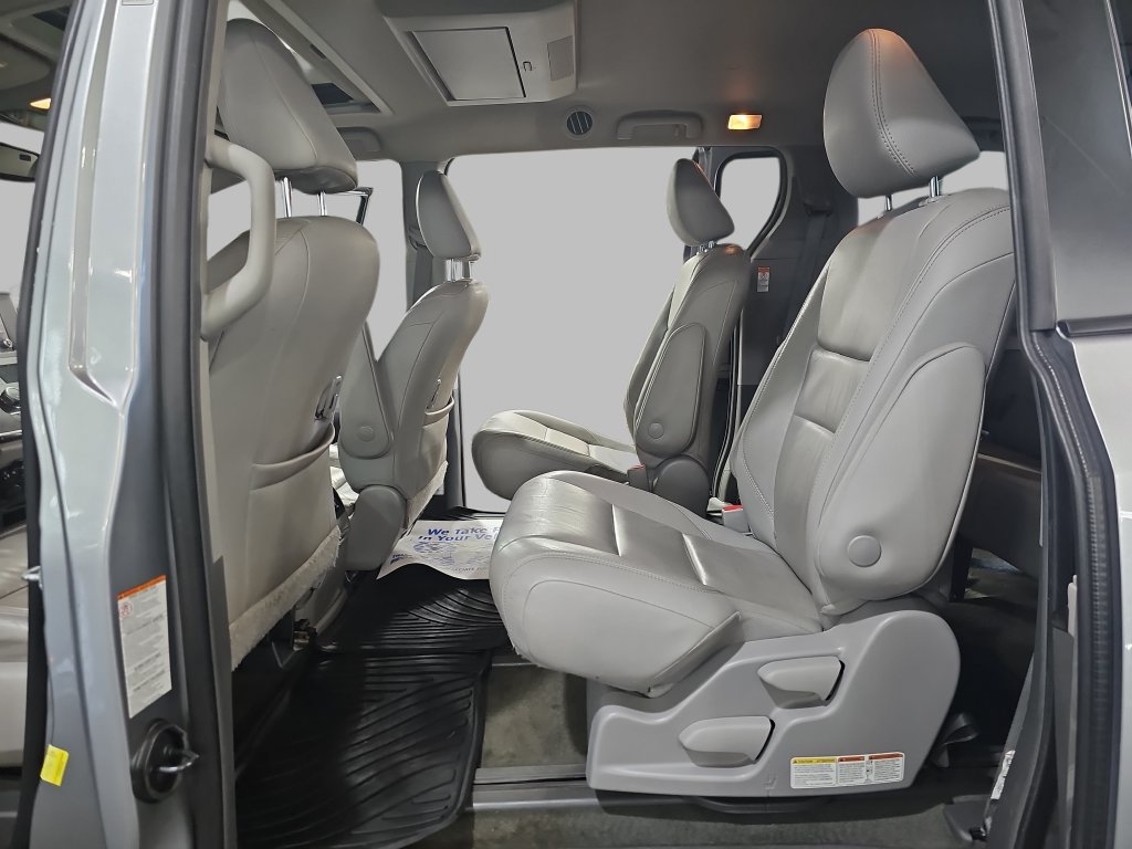 Used 2018 Toyota Sienna XLE Premium AWD/4WD image 19