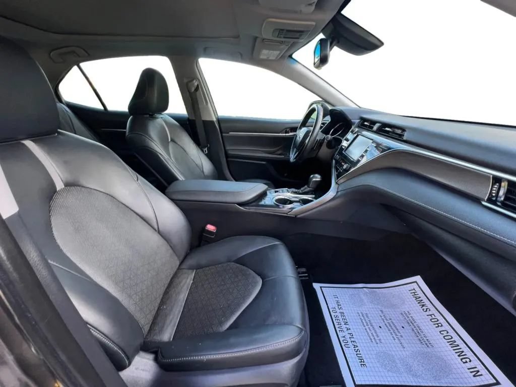 Used 2018 Toyota Camry XSE FWD image 14