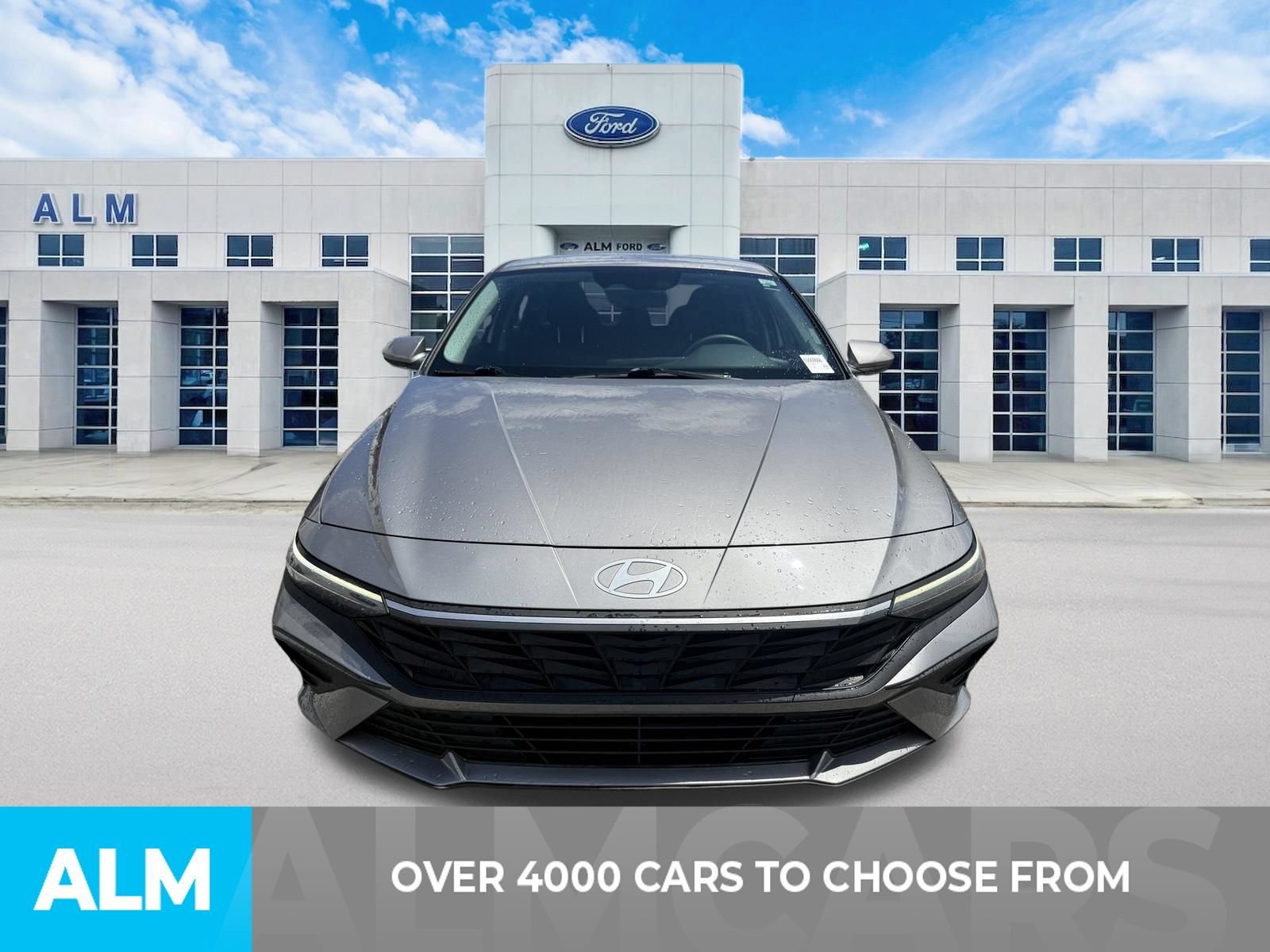 Used 2024 Hyundai Elantra SEL FWD image 2