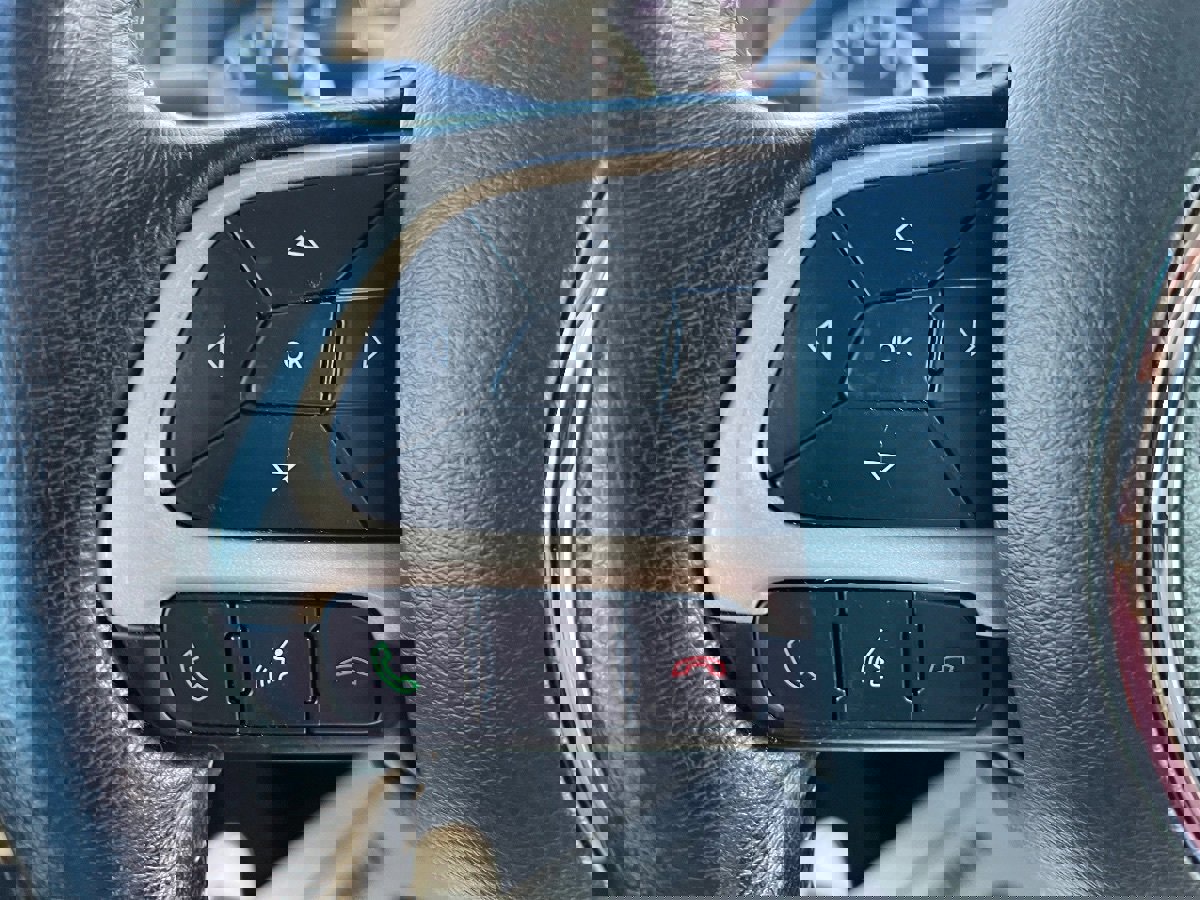 Used 2017 Jeep Renegade Trailhawk image 19