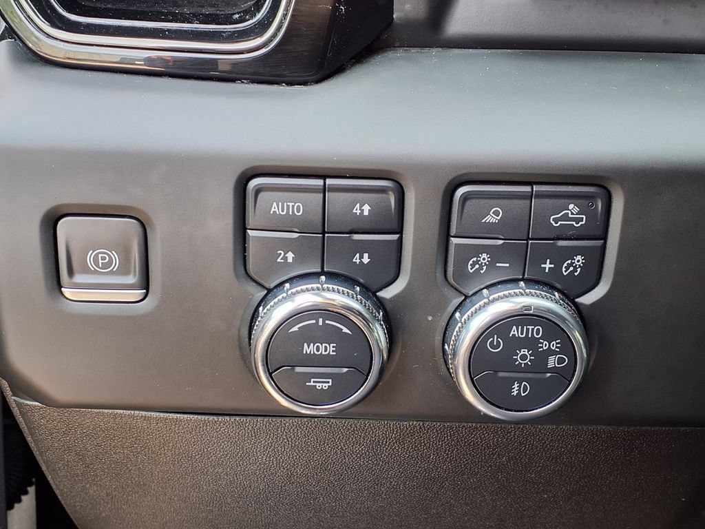 Certified 2024 GMC Sierra 3500 AT4 w/ AT4 Premium Plus Package AWD/4WD image 9