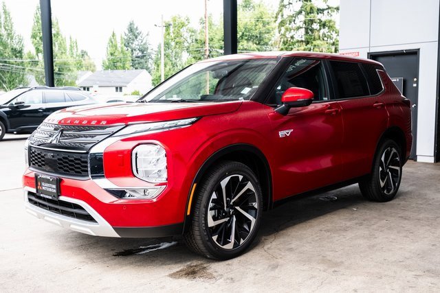 New 2025 Mitsubishi Outlander SE image 3