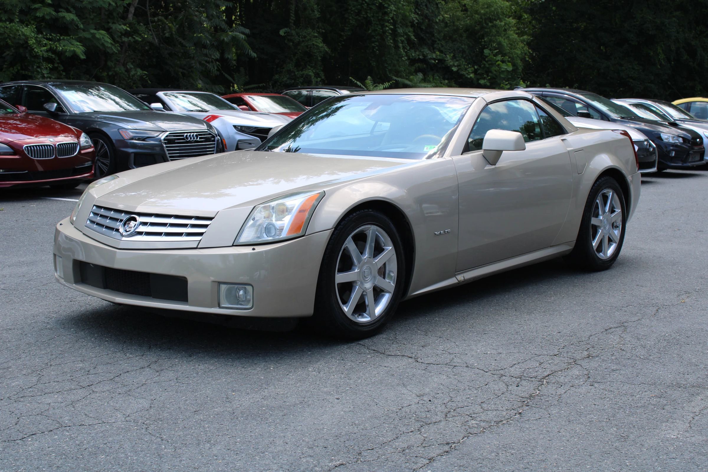 Used 2006 Cadillac XLR image 3