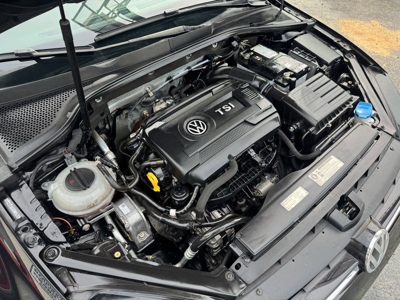 Used 2016 Volkswagen Golf S image 19