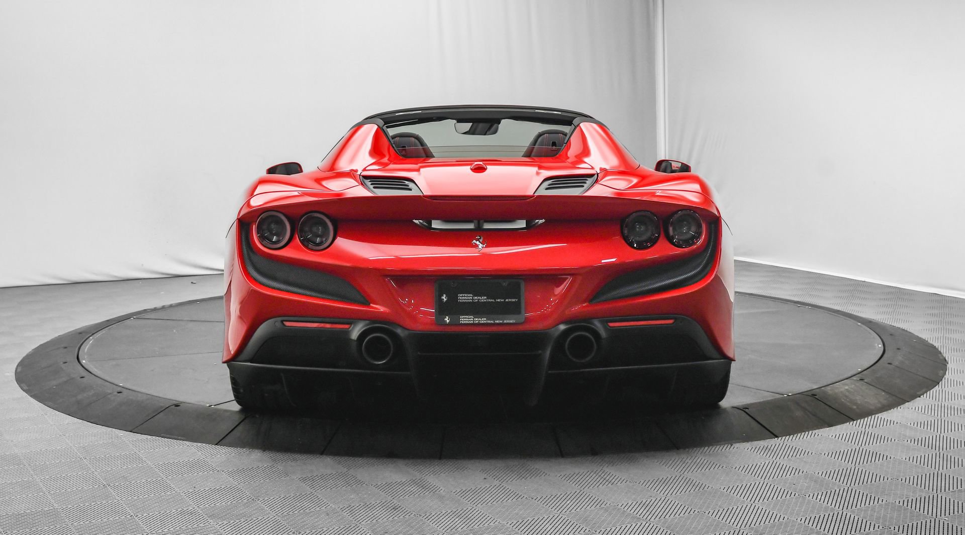 Used 2021 Ferrari F8 Tributo image 7
