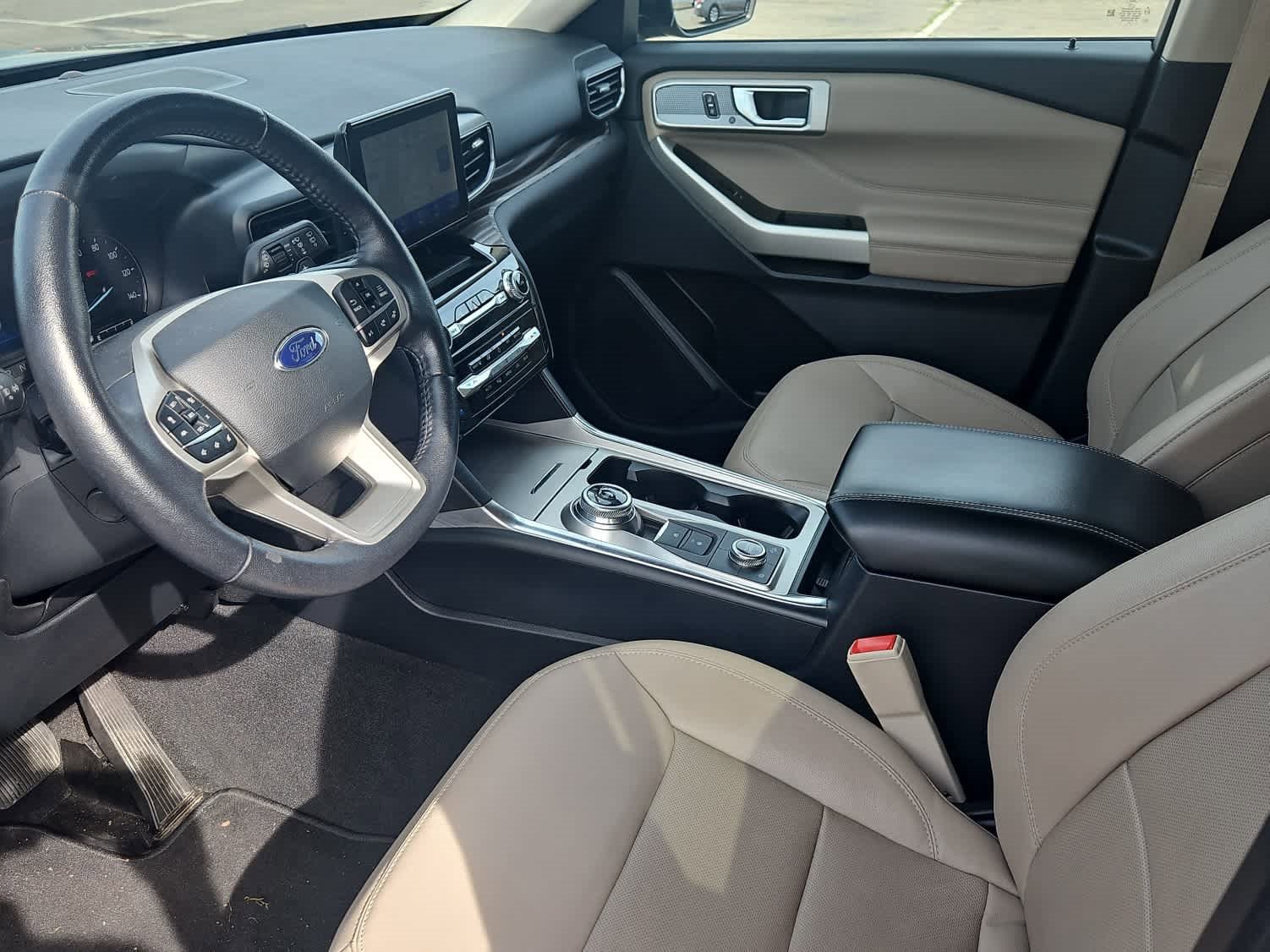 Used 2021 Ford Explorer Limited w/ Hybrid Equipment Group 310A image 15