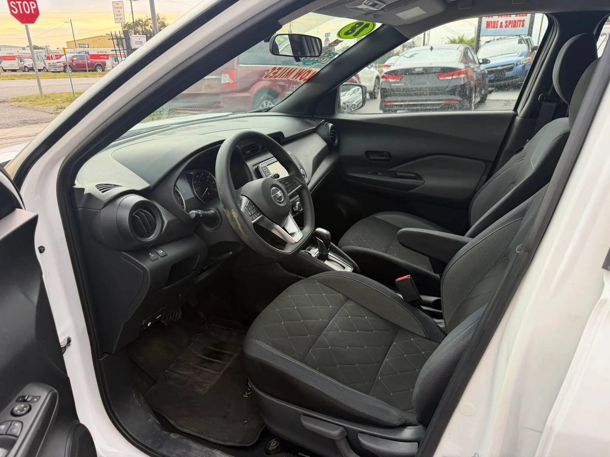Used 2018 Nissan Kicks S FWD image 8