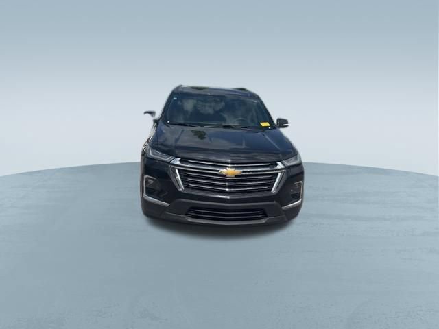 Used 2023 Chevrolet Traverse LT image 2