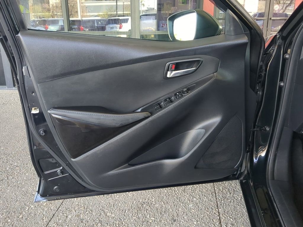 Used 2017 Toyota Yaris iA image 23