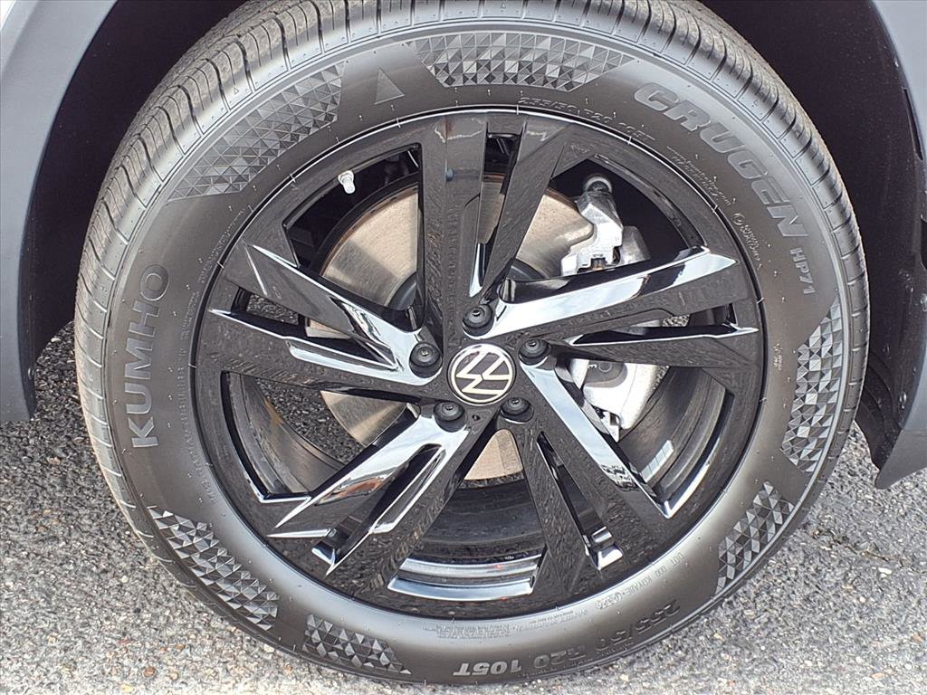 New 2026 Volkswagen Atlas Cross Sport SEL R-Line image 6