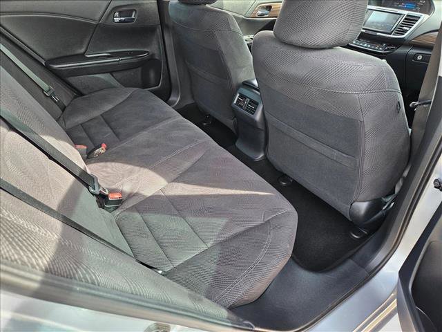 Used 2016 Honda Accord EX image 19