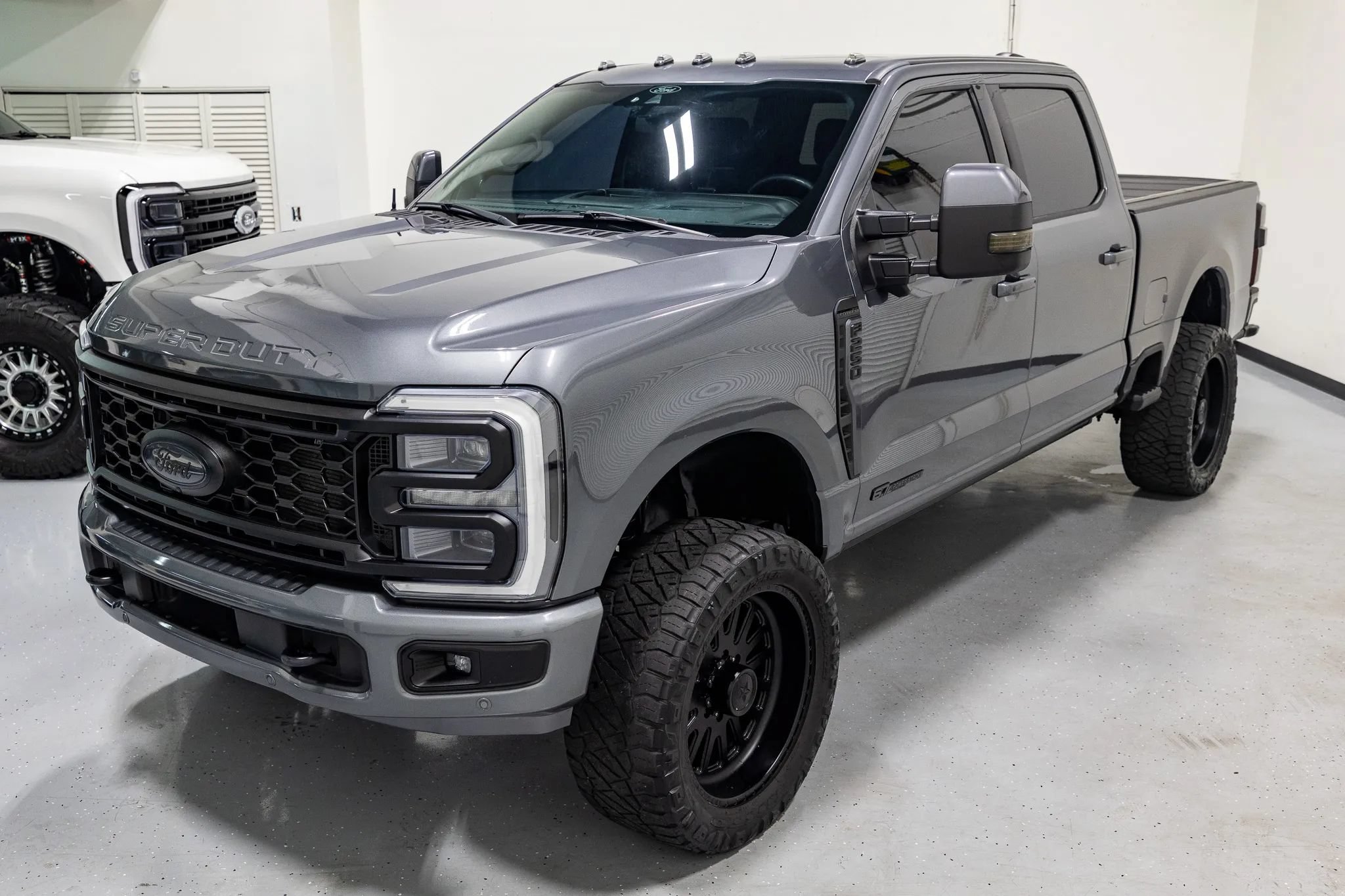 Used 2024 Ford F250 Platinum AWD/4WD image 3
